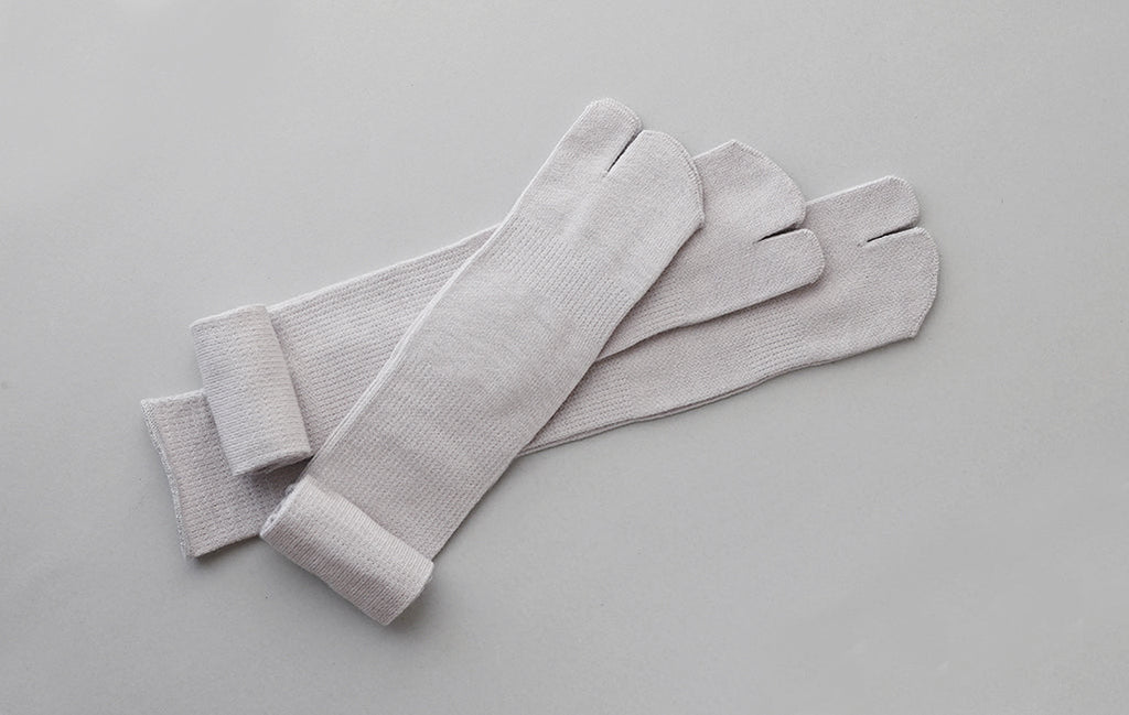 Tabi「足の肌着」絹とウール〈ロング丈〉に新色が加わりました。