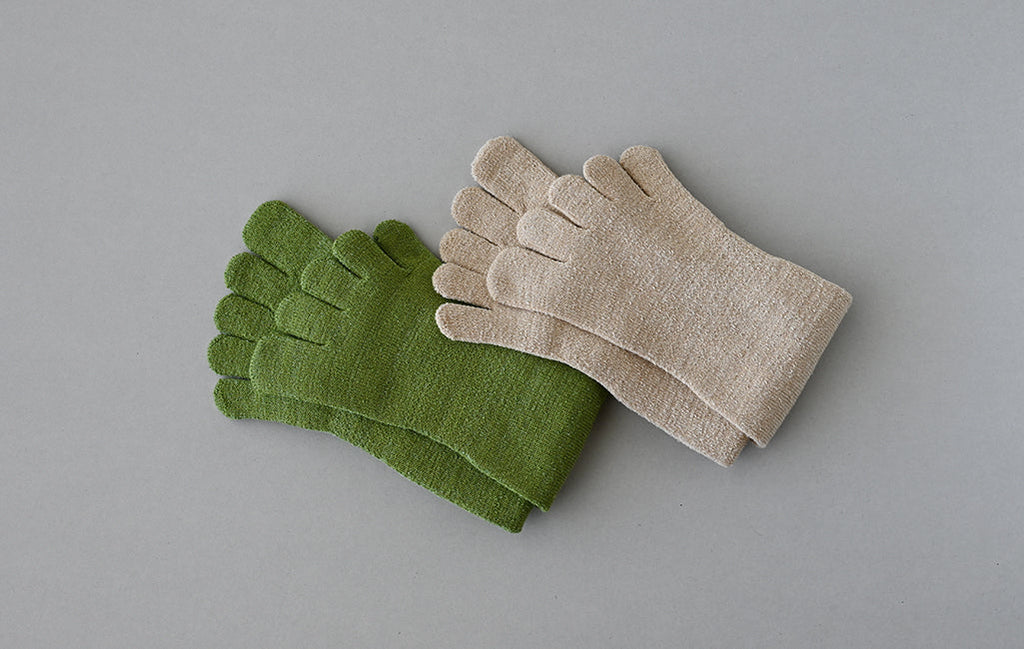 五本指「足の肌着」絹と綿 Organic cotton  モスグリーンとビスケット