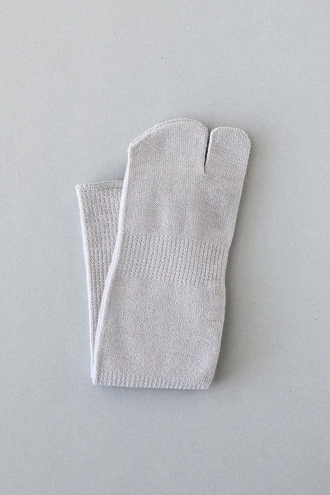 Ｔａｂｉ「足の肌着」絹とウール